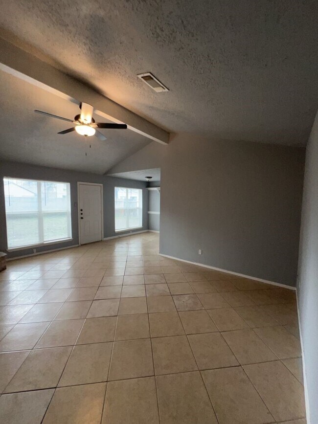 Foto del edificio - 4546 Algernon Dr