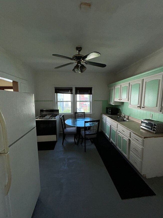 Building Photo - 4807 E 84th St