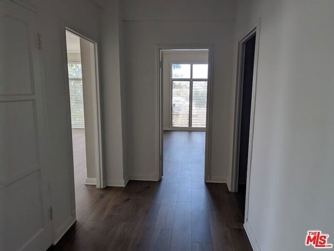Foto del edificio - 634 S Gramercy Pl