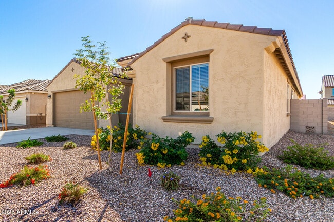 Building Photo - 17651 W Palo Verde Dr