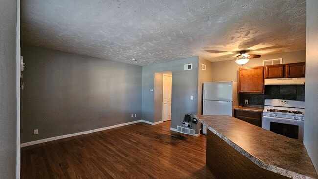 Interior Photo - University Row