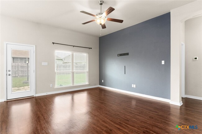 Building Photo - 1310 Lilac Ledge Dr