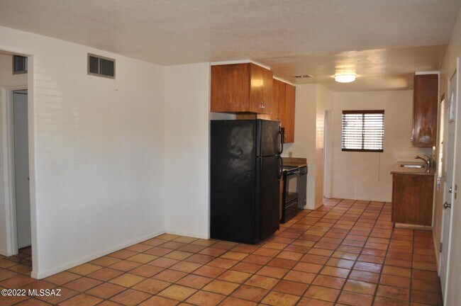 Foto del edificio - 2625 N Fremont Ave