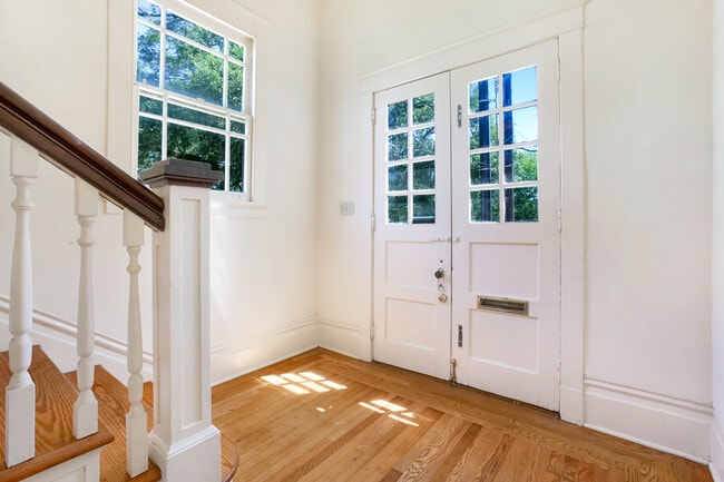 Building Photo - 3618 Napoleon Ave