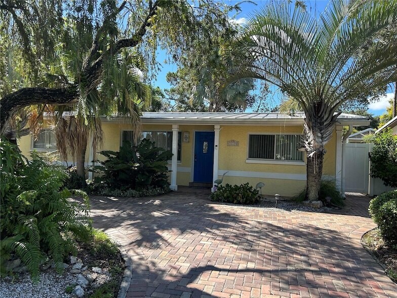 Foto principal - 10172 63rd Ave N