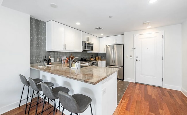 Foto del edificio - 2425 L St NW