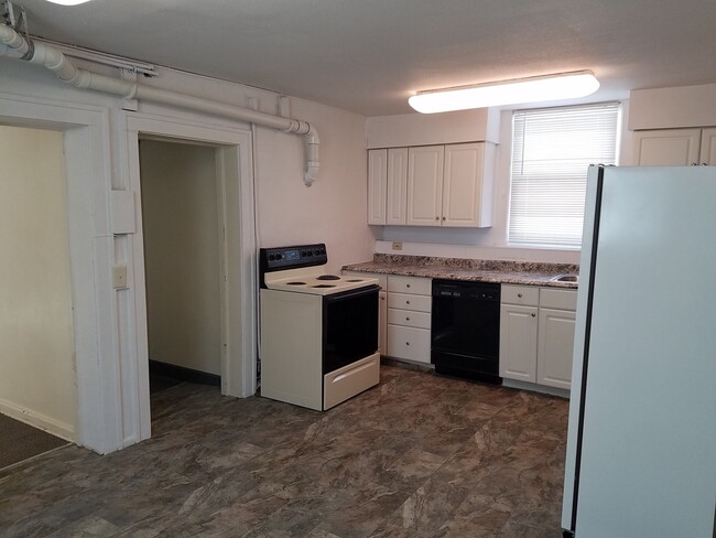 Foto del edificio - 810 W 25th St