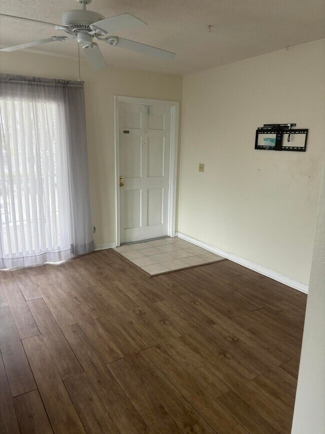 Foto del edificio - 521 NE 45th St