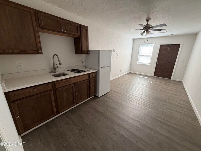 Foto del edificio - 143 Claire Ave