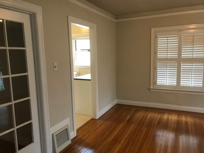 Foto del edificio - 560 Magellan Ave