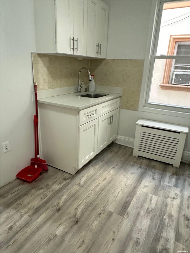 Foto del edificio - 31-38-38 103rd St