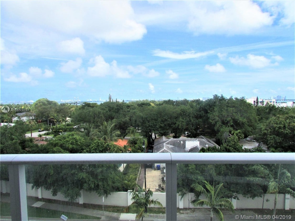 Primary Photo - 4250 Biscayne Blvd