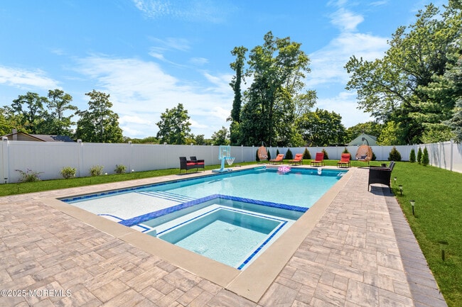 Building Photo - 8 Woodrow St