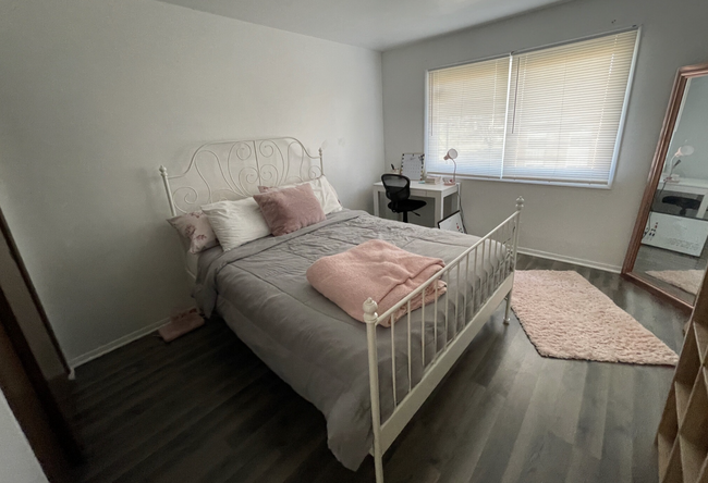 Foto del edificio - 4860 Creek View Rd