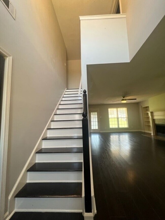 Building Photo - Occupied Arlington home available in mid J...