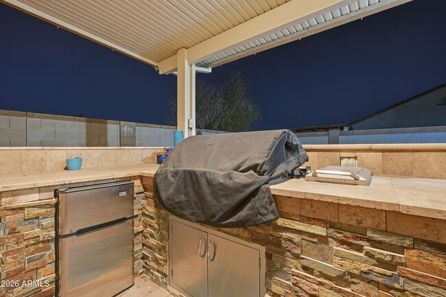 Building Photo - 15869 W Mauna Loa Ln