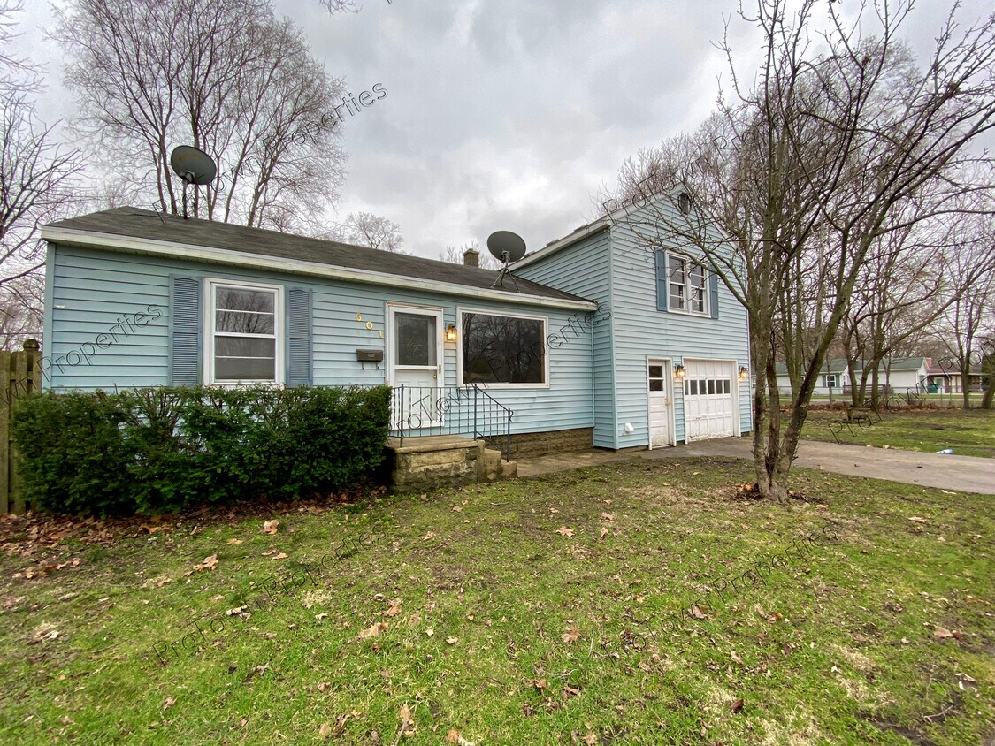 Primary Photo - 301 E Kankakee River Dr