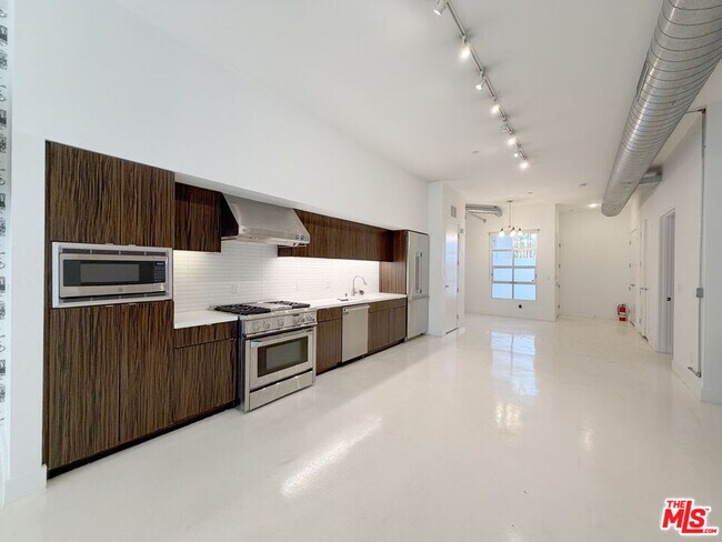 Foto del edificio - 212 Marine St
