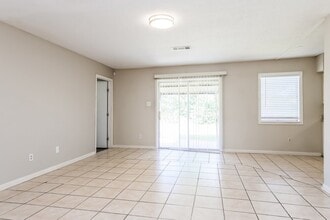 Building Photo - 807 Sulphur St