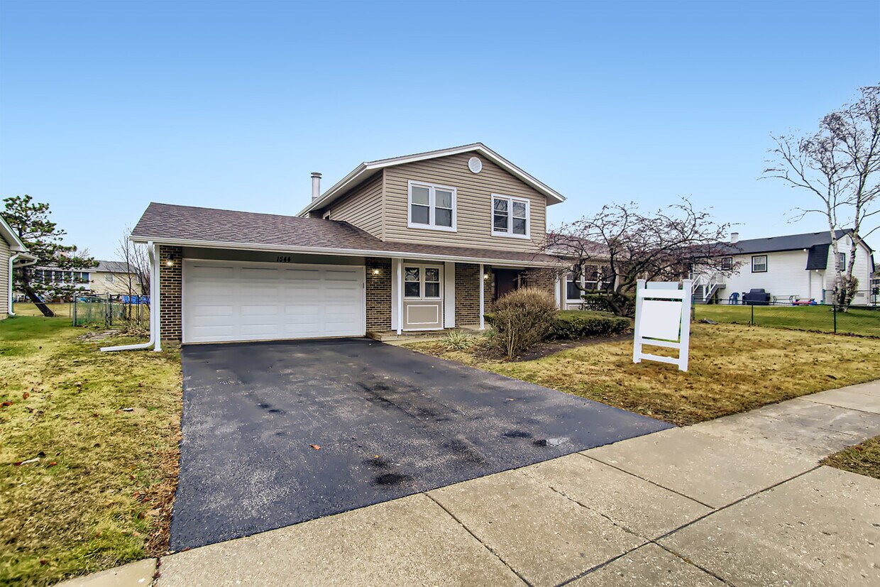 1544 Oregon Trail, Elk Grove Village, IL 60007 House Rental in Elk Grove Village, IL