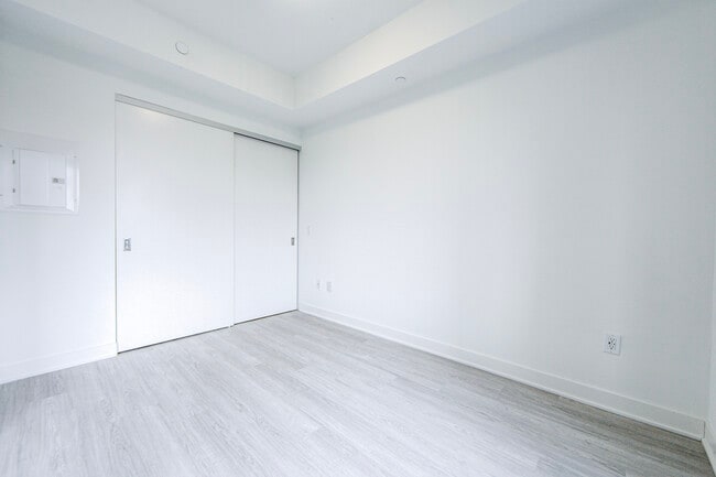 Building Photo - 11 Yorkville Avenue