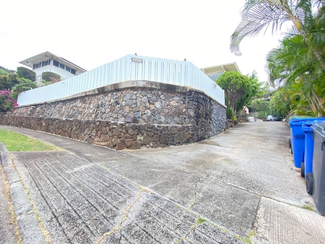 Primary Photo - 4976 Waa St