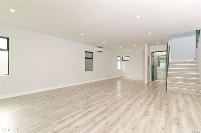 Foto del edificio - 101 Washington Blvd