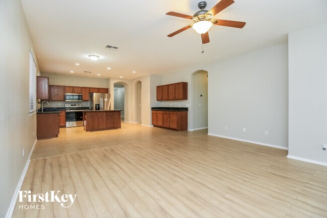 Foto del edificio - 12529 W Highland Ave