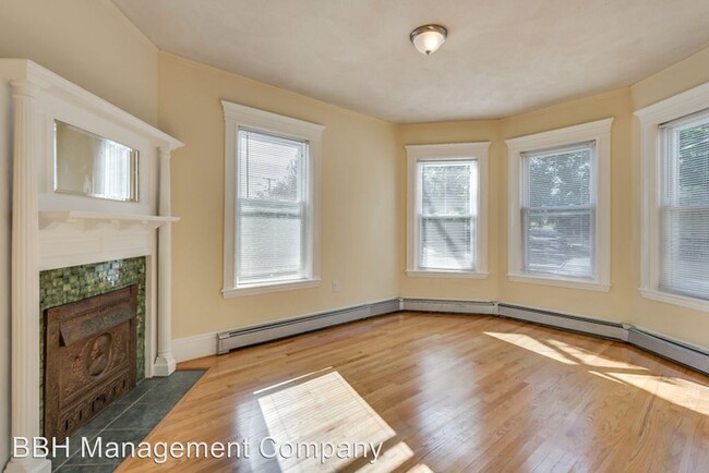 Building Photo - 4 br, 2 bath - 785 Main St