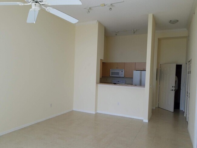 Building Photo - 616 Clearwater Park Rd