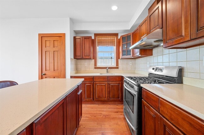 Building Photo - 38-42-42 216th St