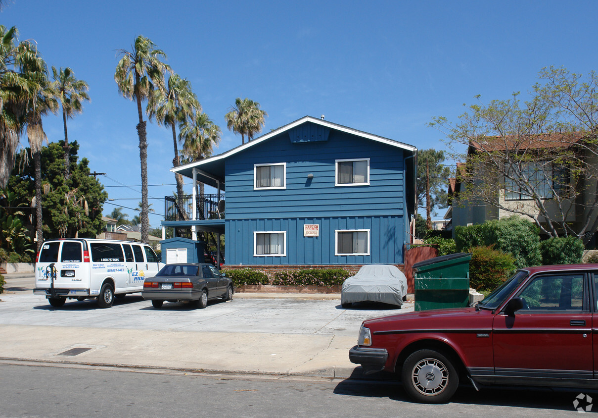 Building Photo - Vista Bahia Studios