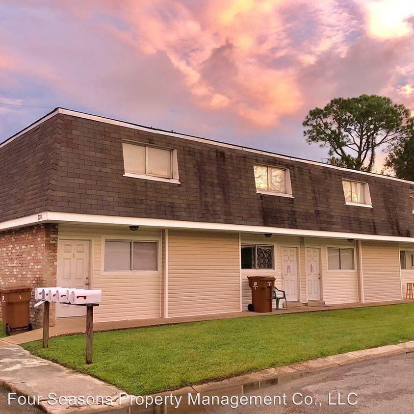 339 Park Row Ave, Long Beach, MS 39560 Apartment for Rent in Long