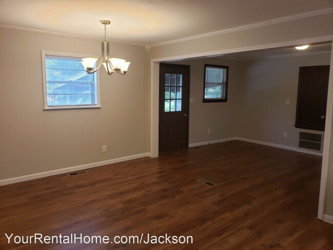 Building Photo - 5 br, 3 bath House - 114 Lakeshore Dr
