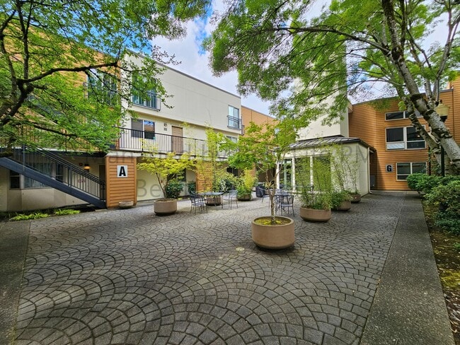 Photo - 1535 SW Clay St Townhome