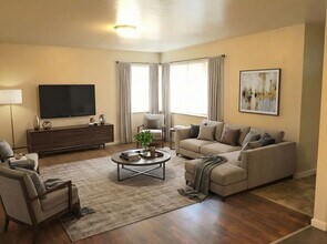 Building Photo - 11818 Foothill Way