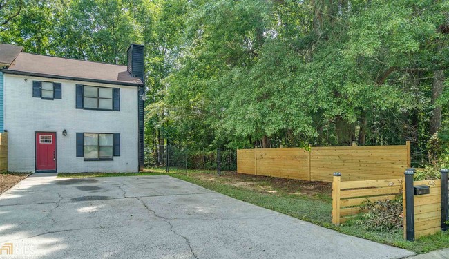 Building Photo - 948 Silverwood Dr