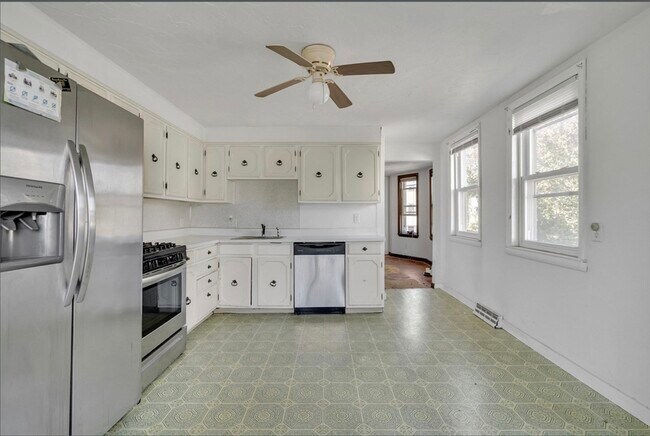 Foto del edificio - 24 Blaine St