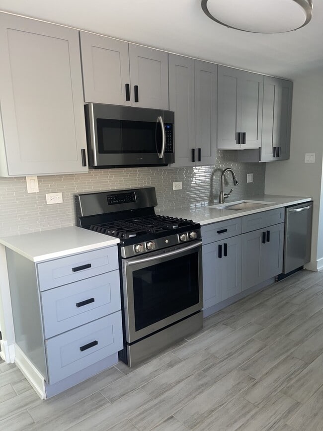 Building Photo - 3336 N Pioneer Ave