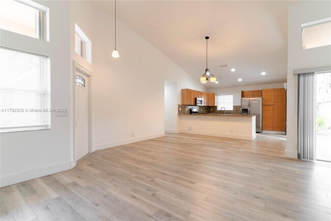 Building Photo - 719 Stanton Dr
