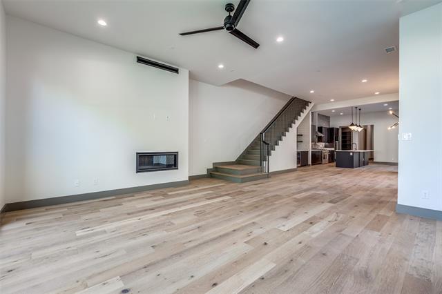 Building Photo - 3716 W Beverly Dr