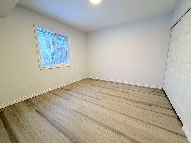 Building Photo - 3250 River St