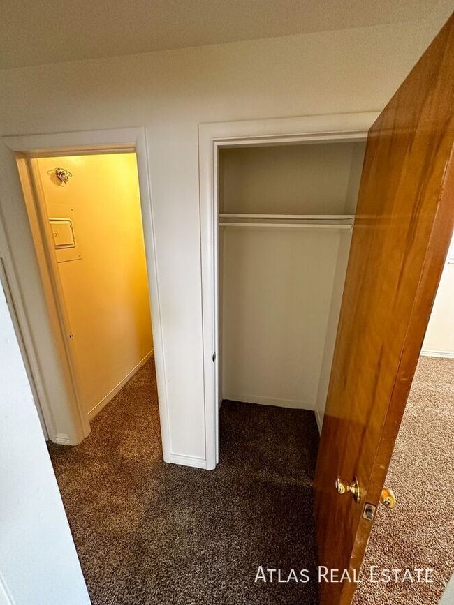 Building Photo - 1365 Emery St W