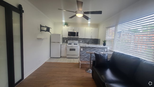 Building Photo - 589 Bramhall Ave