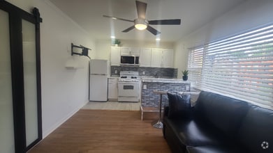 Building Photo - 589 Bramhall Ave