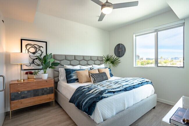 1 BR, 1 BA - 649SF - Millennium Santa Monica