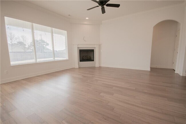 Building Photo - 4407 SW Layton Rd