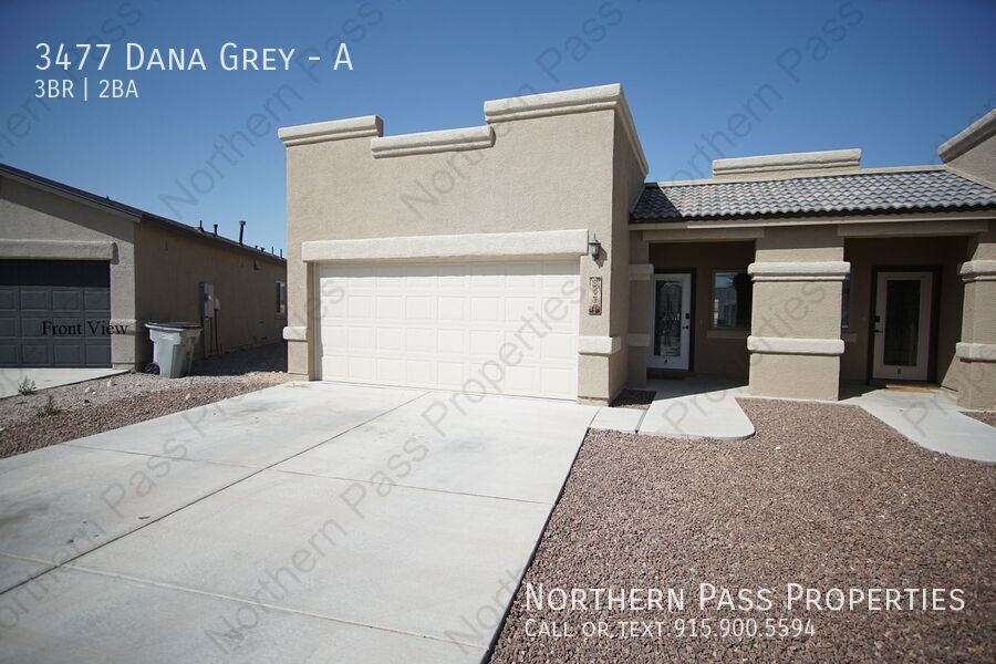 Primary Photo - Beautiful 3 bedroom 2 bath duplex w/ 2 Wee...