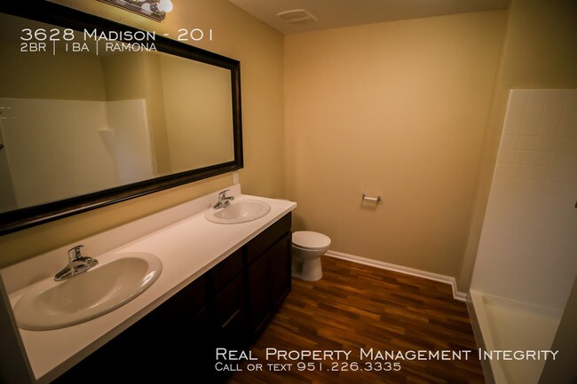 Foto del edificio - 3628 Madison St