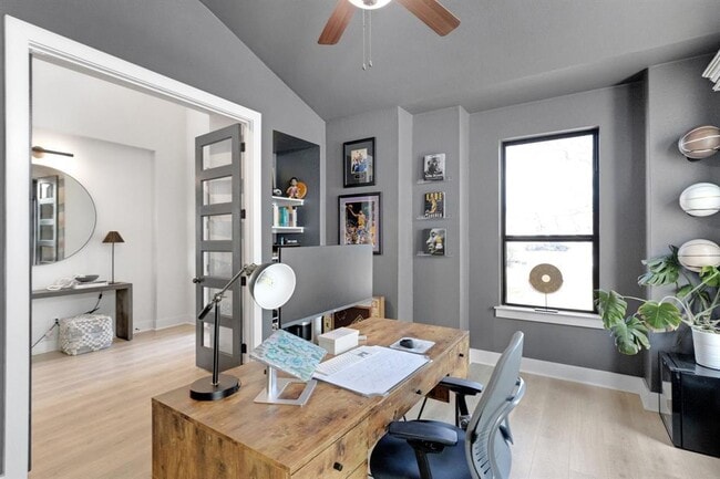 Foto del edificio - 325 Cumberland Cv